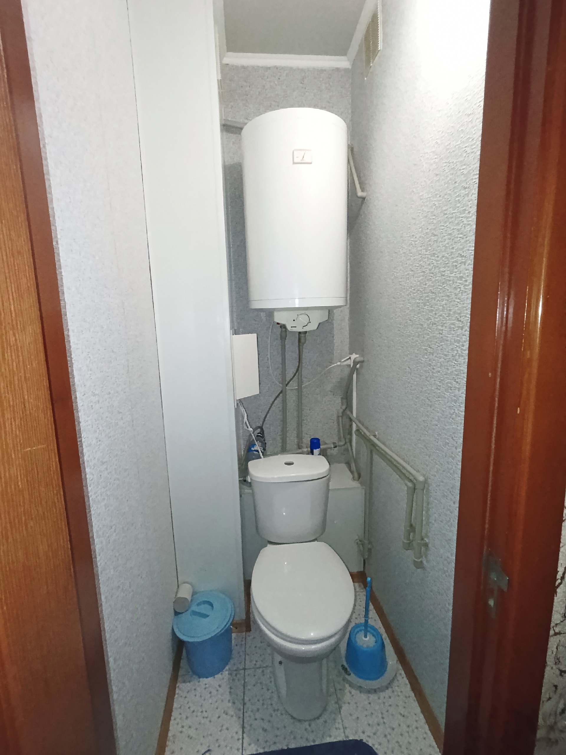 🏡 Продается 3-к квартира на ул. Суходольская 📍 Этаж: 8/9 🏠 Кооперативный дом, квартира не угловая 📐 Общая площадь: 73 м² ✨ Изолированные комнаты 🌅 Квартира на две стороны дома, прекрасный вид из окна 🌡 Очень тёплая (отопление сверху) 🪟 Окна металлопластиковые 🔧 Заменены трубы отопления и сантехника 🛋 Жилое с...