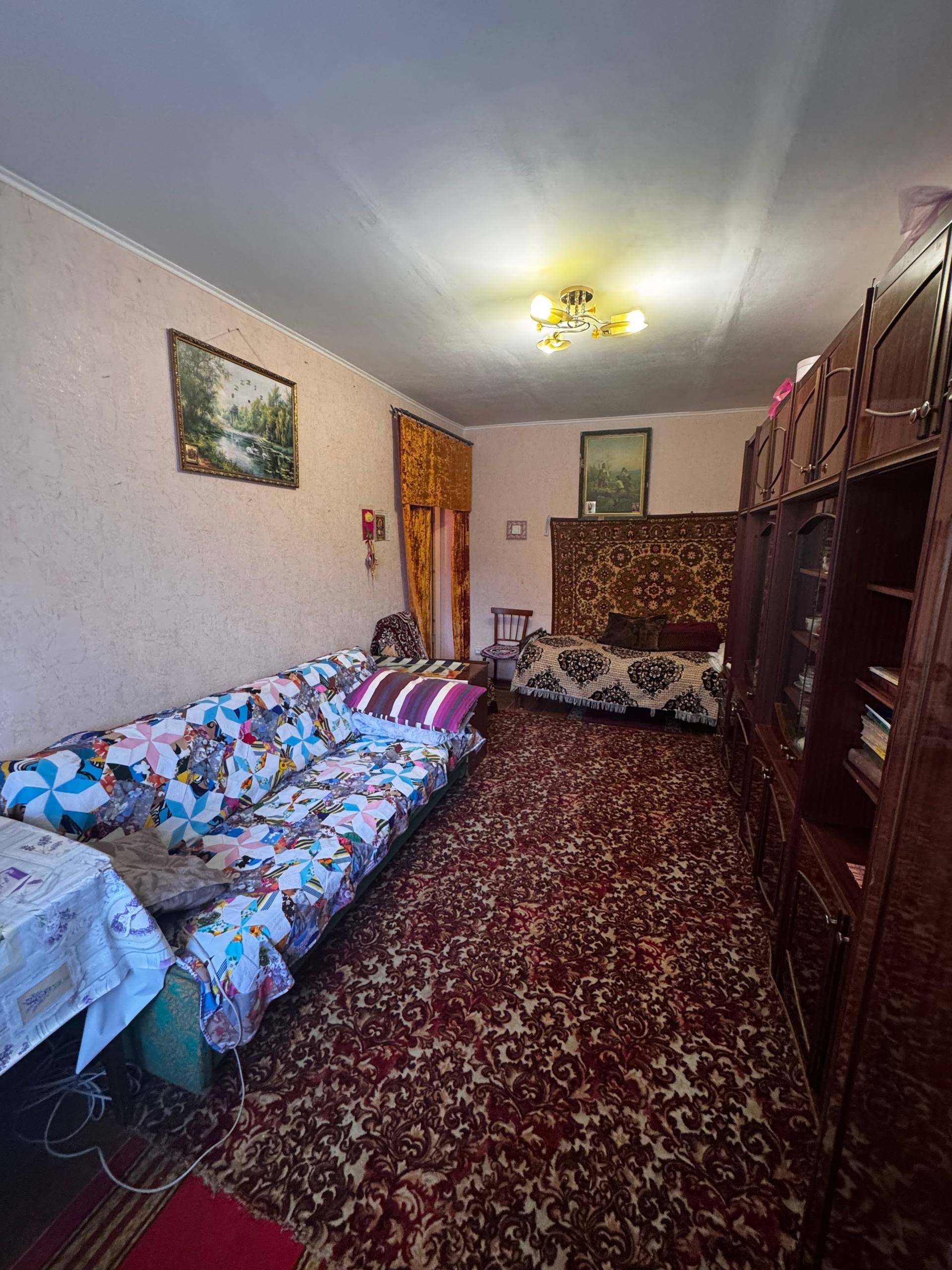 Продам 2к.кв 1/5этаж, кв.Солнечный ✅общ.площадь 43.3. окна пластиковые ✅ Квартира теплая, просторная и теплая. Остаётся вся мебель и бытовая техника ✅ Отличное расположение, рядом магазины, остановка , восточный рынок ,в 5 минутах школа , садик и ТЦ каштан ✅ Документы РФ, готовы к сделке. 💰 4 400 000 рублей 📱...