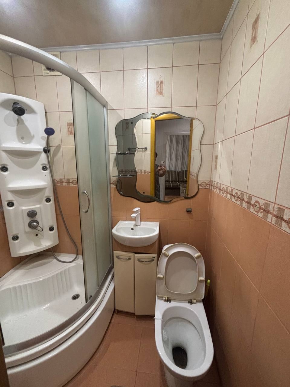 Продам 1-комн. кв. Дружбы, 2/5 эт., дом кирпичный, квартира с АВТОНОМНЫМ ОТОПЛЕНИЕМ, не угловая 33 кв.м., разводка пластик, окна мет/пластиковые, санузел совместный кафель, балкон застеклен, хорошее состояние. Хорошее месторасположение. Цена 3 900 000₽. +79591730175 Татьяна, +79591695183 Роман ...